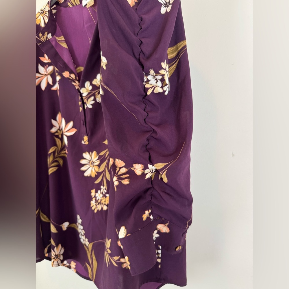 Calvin Klein Purple Floral Henley Blouse Ruched Sleeve Top Size Large - Picture 3 of 4